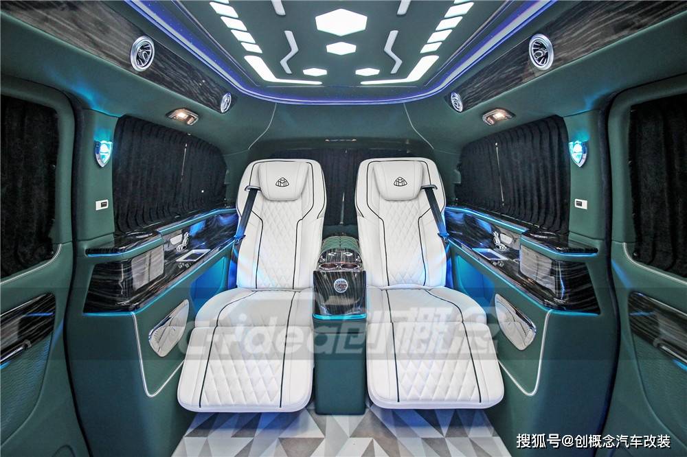 宫殿绿双色奢华内饰 奔驰威霆全隔断改装加高顶案例来袭_搜狐汽车_搜狐网