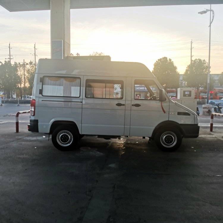 依维柯得意殡仪车 柴油大马力殡仪车 正规手续出5座殡仪车合格证