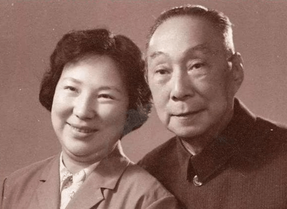 原创艺术家李蔷华去世濮存昕悼念儿子关栋天回应上海医院透露救治细节