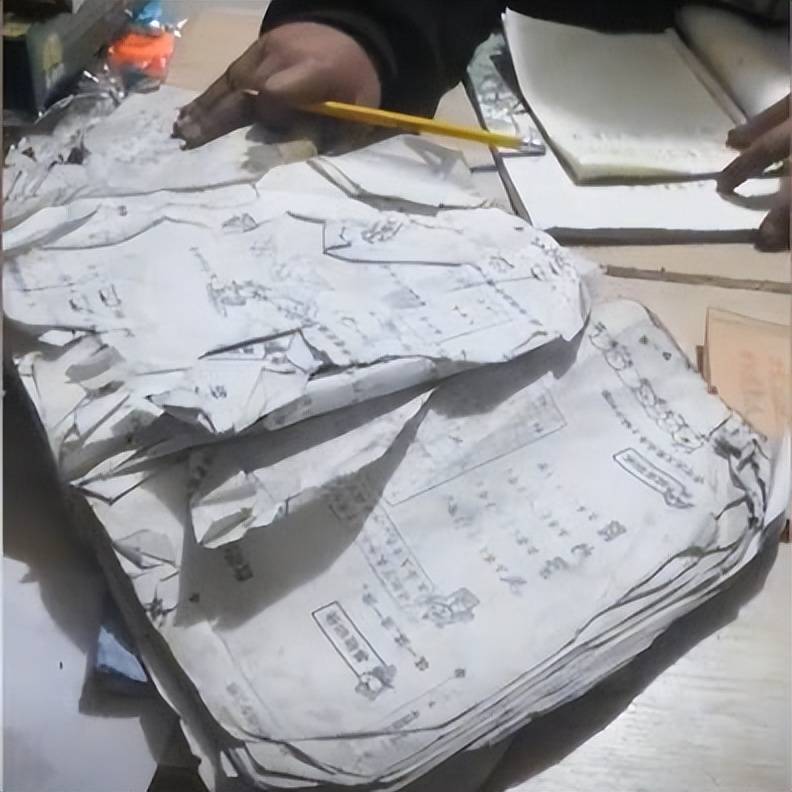 有的网友看了后哭笑不得!俗话说,老鼠啃书本——咬文嚼字.