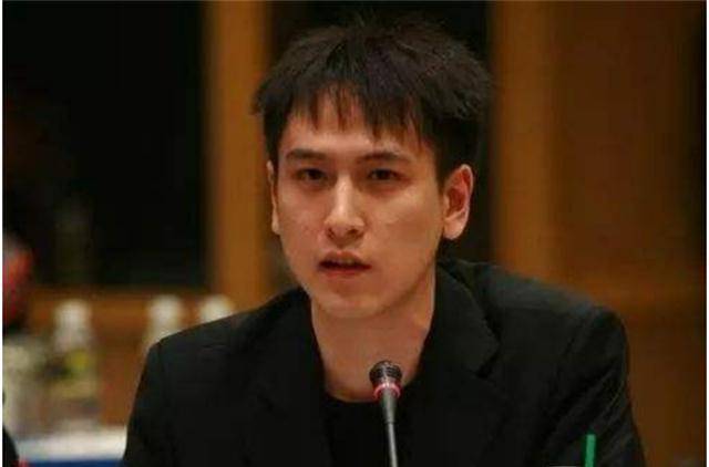 母亲是金马影后,18岁任董事,今身价90亿,女友是门当户对的名媛_汤珈铖