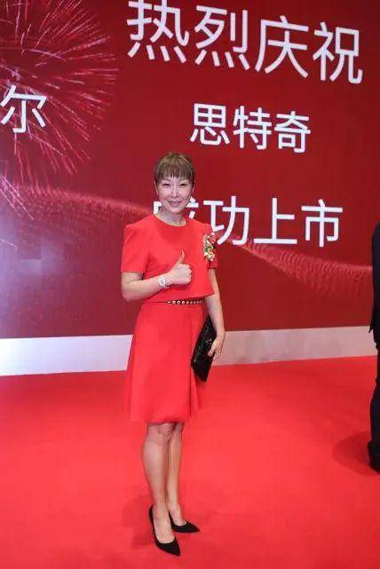 原创孙悦素颜这么憔悴脸上爬满了皱纹状态还不如65岁的赵雅芝