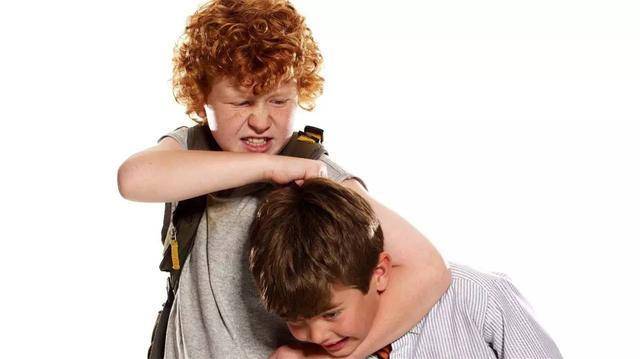 孩子在学校被老师打爸爸在家长群的一席话尽显高情商