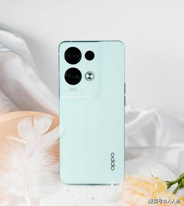 opporeno8系列外观图曝光背面摄像模组一言难尽