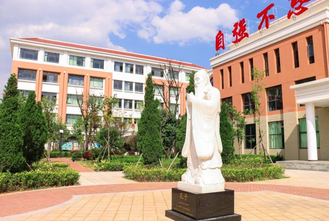 点一点这里有你心中的校园生活