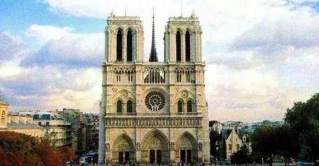 电影，永远记得巴黎圣母院最美的模样