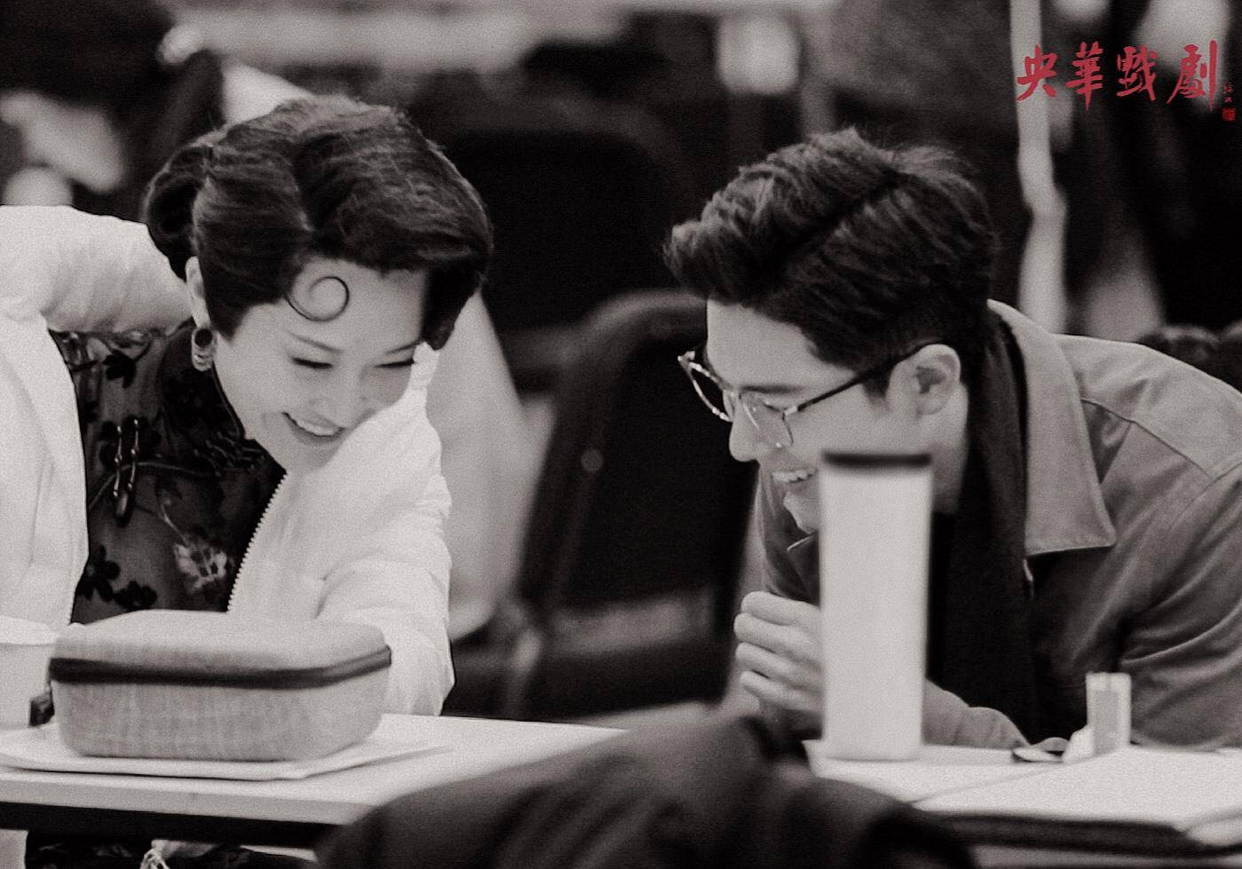 肖战首部话剧《如梦之梦》今日首演,与许晴吻戏曝光,引发热议