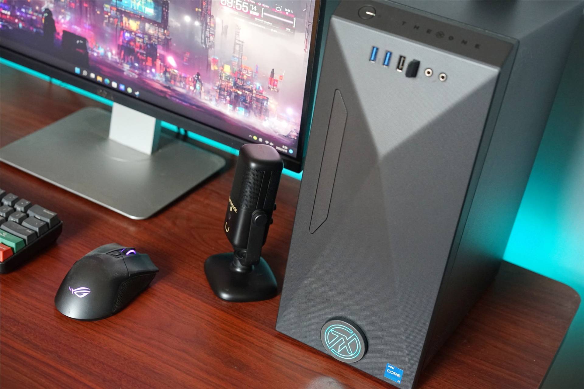 简洁干练不失美感5000元级小钢炮华硕天选x2022电竞主机体验