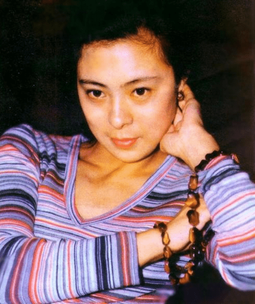 她是优秀演员出道40年零绯闻,出演《你好,李焕英》再次走火_刘佳_电视