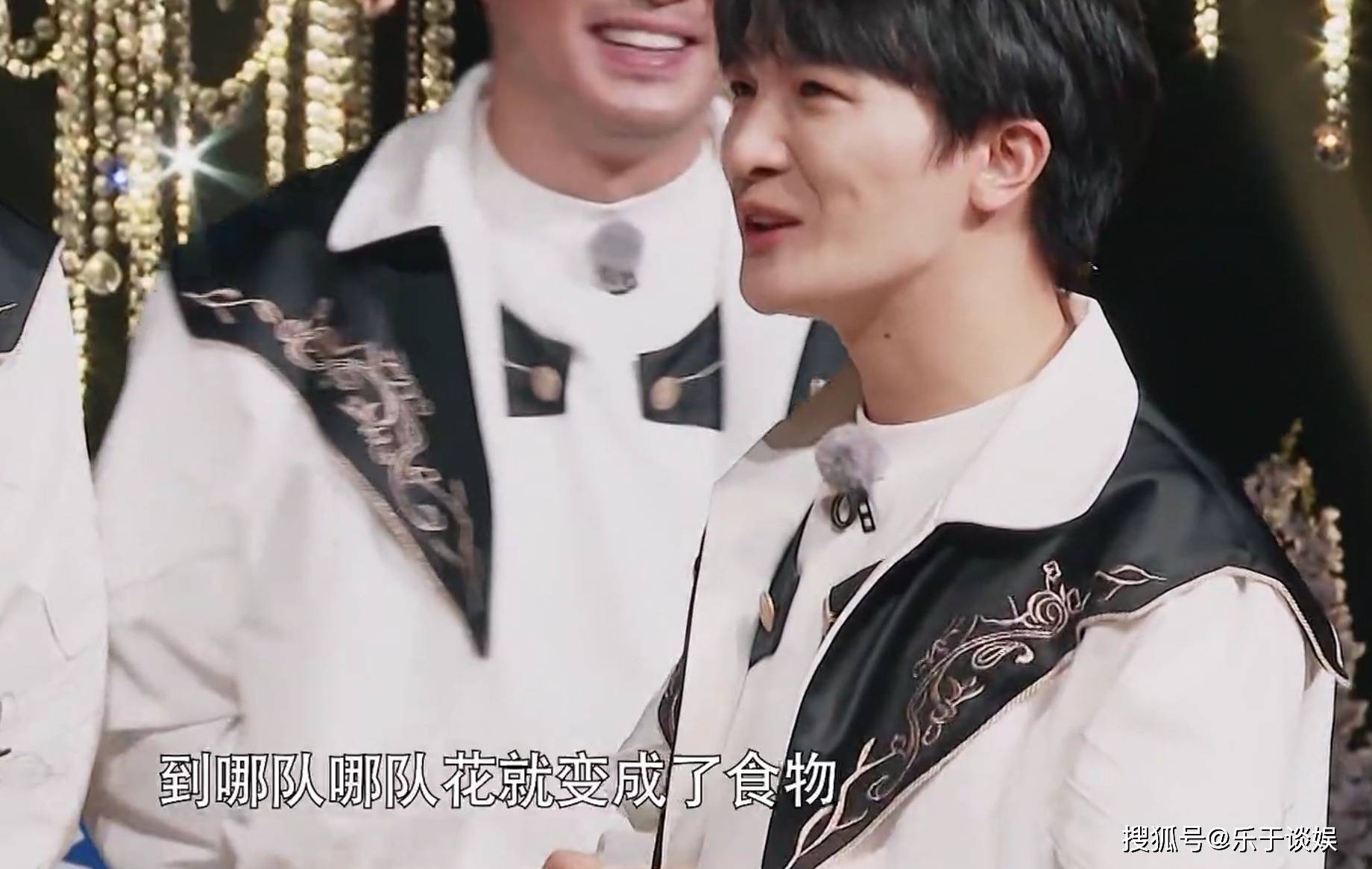 原创周深和蔡徐坤组队在选人环节被三次伤害体验游戏却毫无参与感