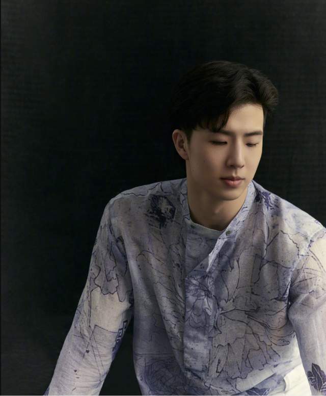 原地结婚王诗玥柳鑫宇520拍时尚照大柳偷偷玩玥玥头发疯狂撒糖