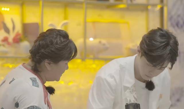 原创肖战青环未播片段曝光做饭状况频出贾玲暖心解围很戳心窝