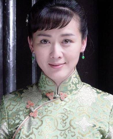 她24岁出道就走红,初婚嫁导演感情不顺,二婚嫁奥运冠军终于幸福_李琳