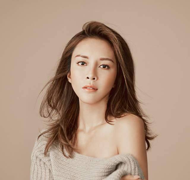 tvb小花张曦雯为证纯天然晒童年照,意外撞脸吴彦祖_网友_剧集_质疑