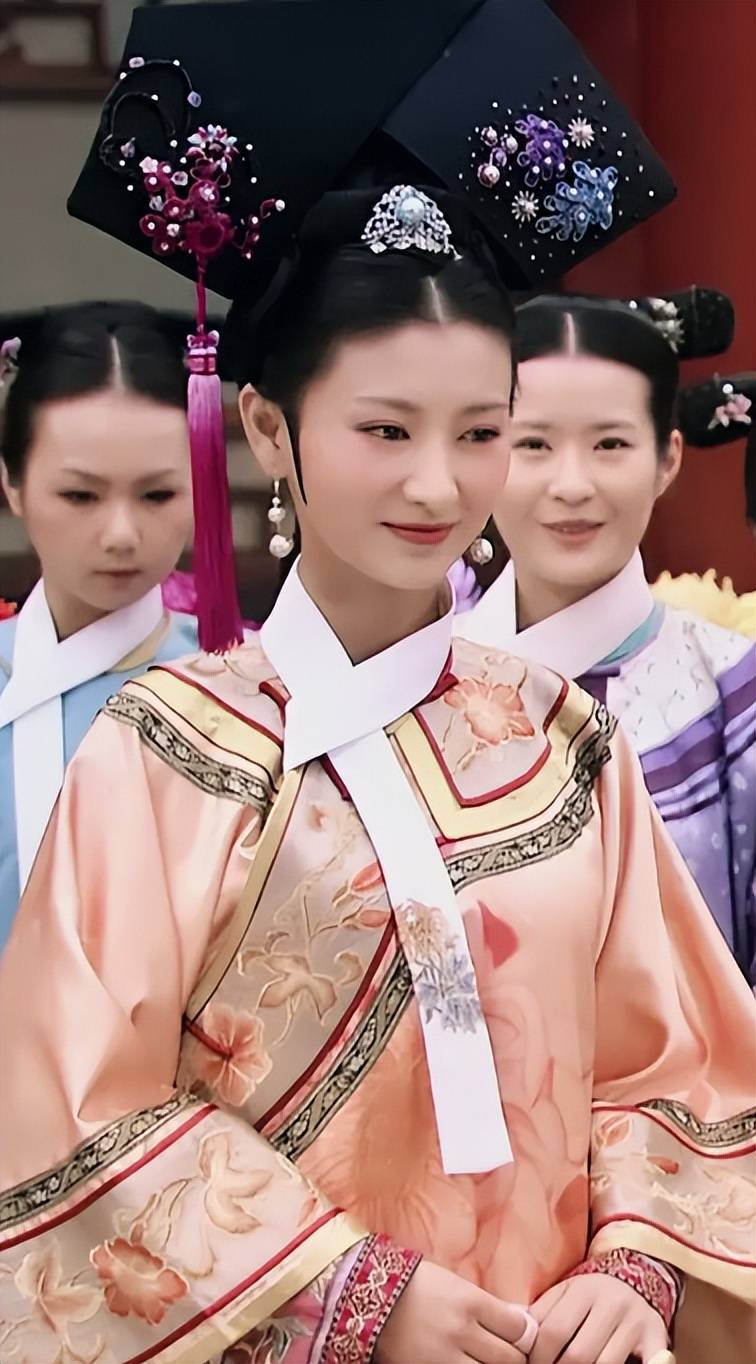 原创甄嬛传中沈眉庄清高的底气来源于哪看她的服饰就知道了