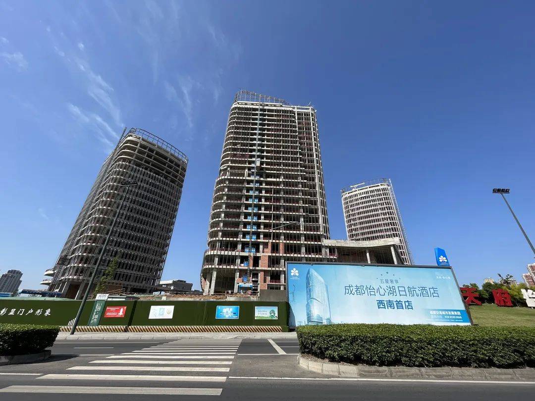 除此以外,怡心湖重点引进的中西部地区首家日航酒店