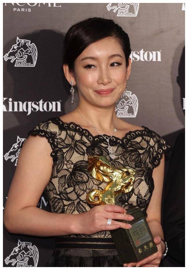 秦海璐难逃中年发福!