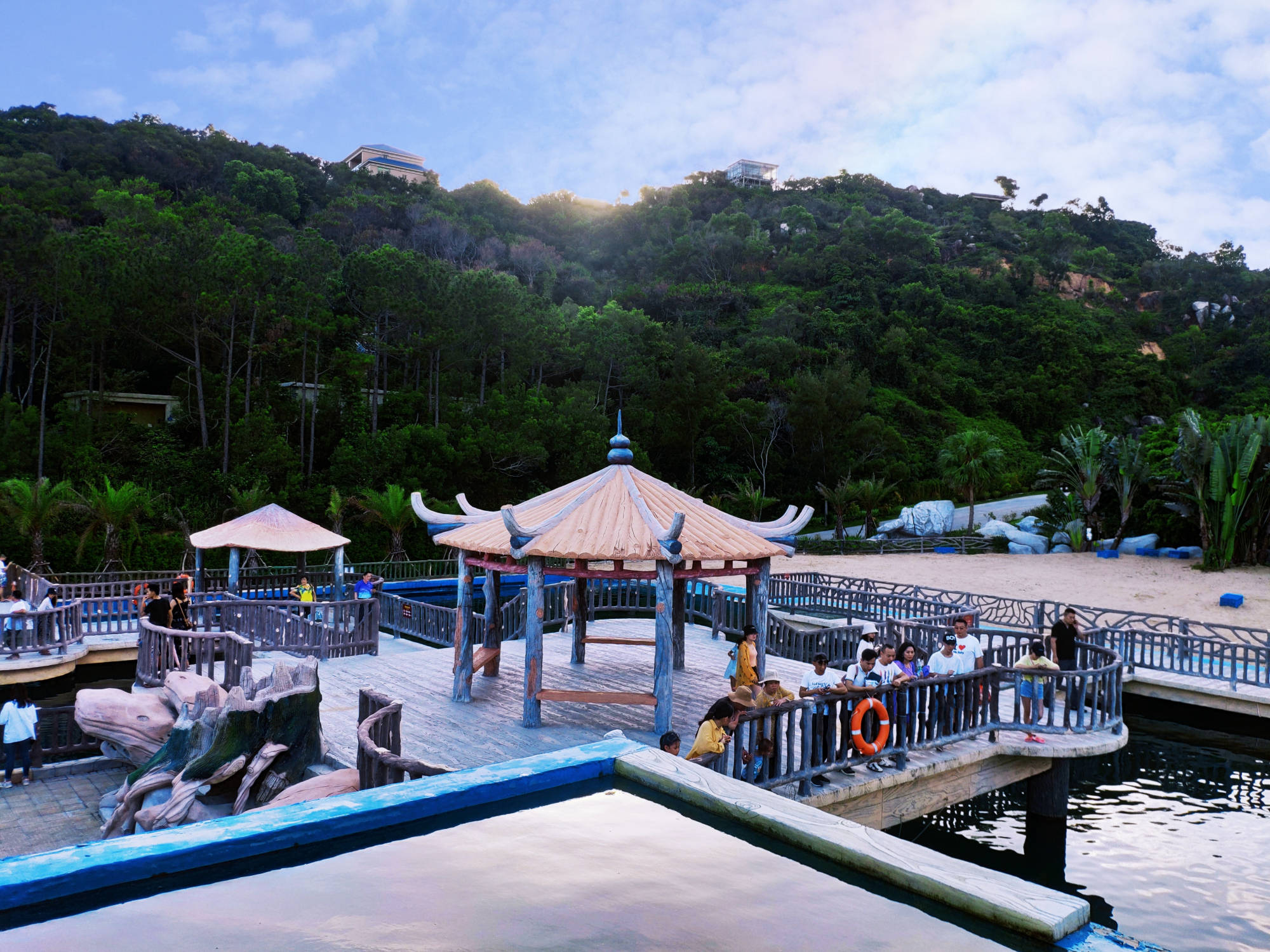 亚洲大陆架唯一的海龟产卵地惠州海龟湾这海边栈道也太美了吧