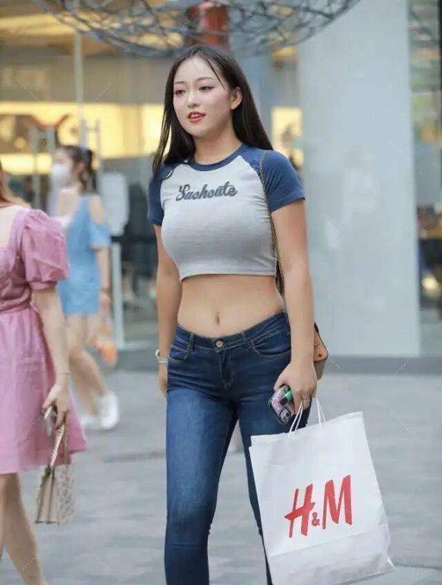 米乐M6 M6米乐瑜伽裤的设计出色又不累人出街凹造型必备女神范十足(图7)