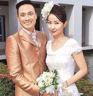 如今丈夫成影帝,48岁的她被老公宠成少女_王丽萍_吴镇宇_最终同意