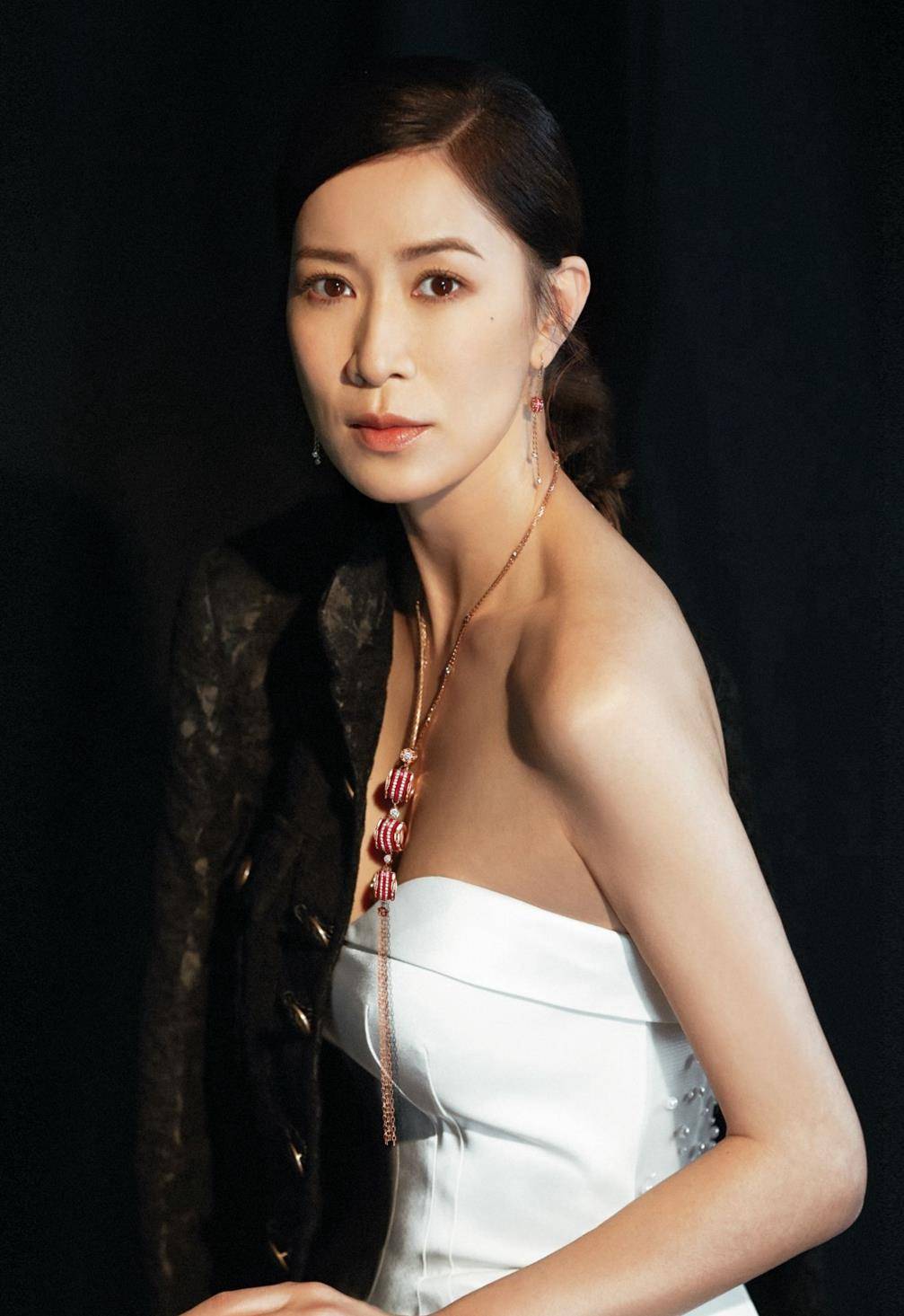 原创细数娱乐圈来自香港的70后女星她们个个漂亮大气你还知道谁