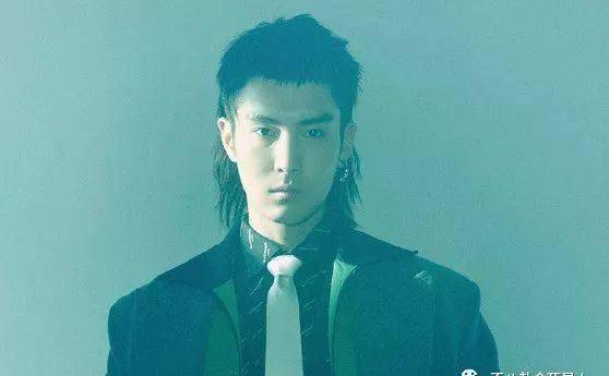 原创             男明星的长发造型，陈坤被错认成王菲，易烊千玺变忧郁，最帅是他