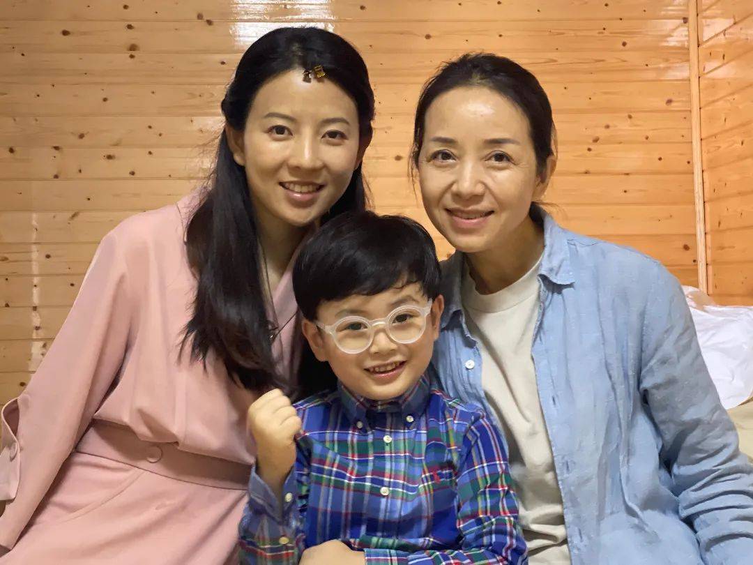 姓名:王宝童饰演:小李路多姓名:李犇犇姓名:陈亦诣饰演:小火火万国