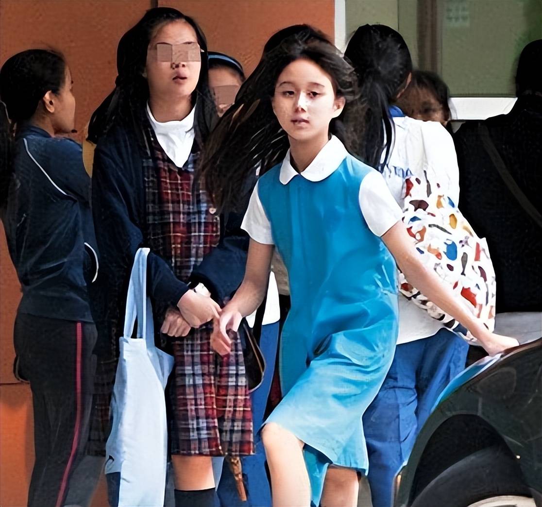 古装造型被赞像"小龙女"_豪宅_家族_何超盈