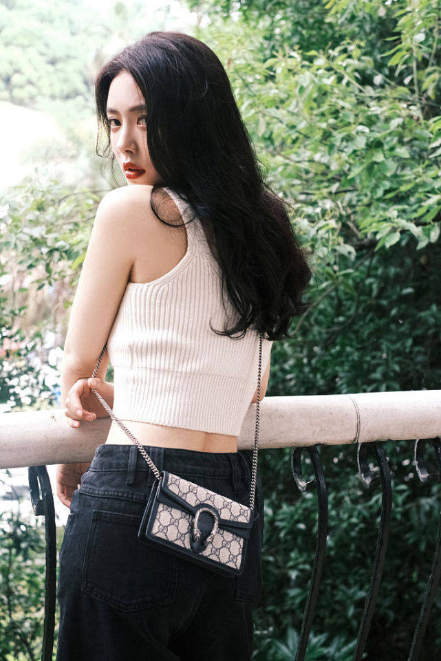 蔡文静分享出游穿搭look吊带针织套装气质满分