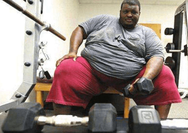 原创相扑之王亚伯勒体重打破吉尼斯纪录啦婚后一年便离世