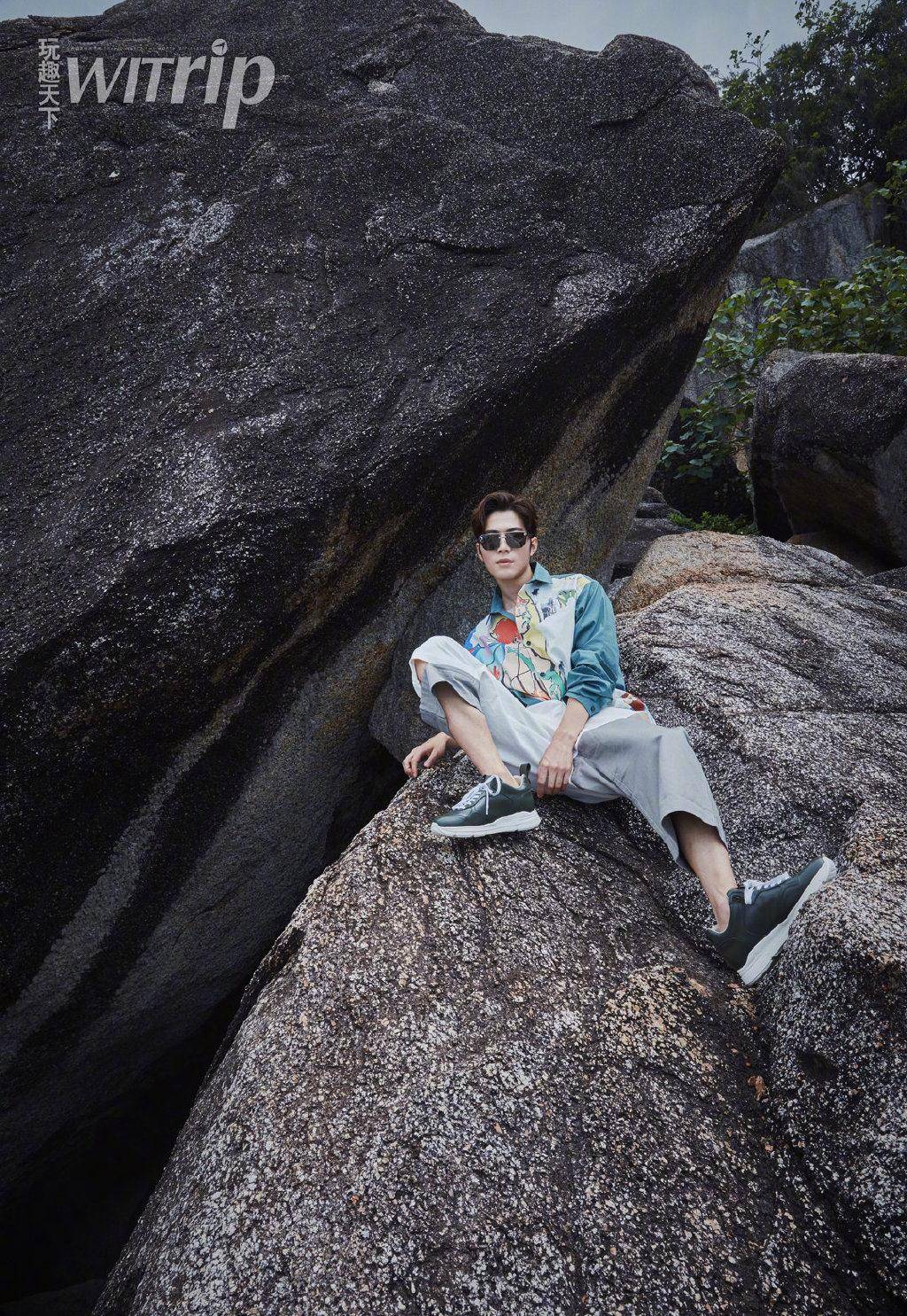 原创陈学冬帅气登杂志条纹衫造型清爽印花装造型get度假时尚