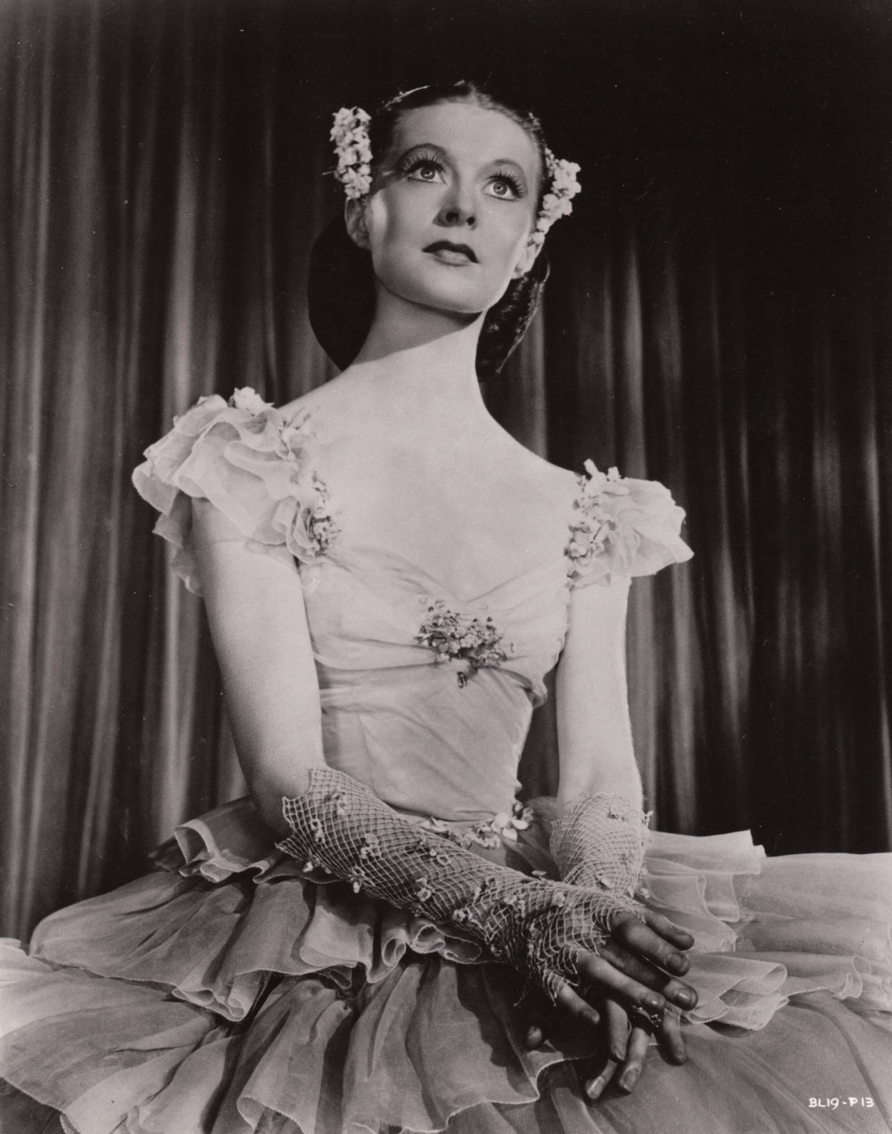 芭蕾仙子:因一部《红菱艳》惊艳世人,她却说这部电影毁了自己_莫伊拉