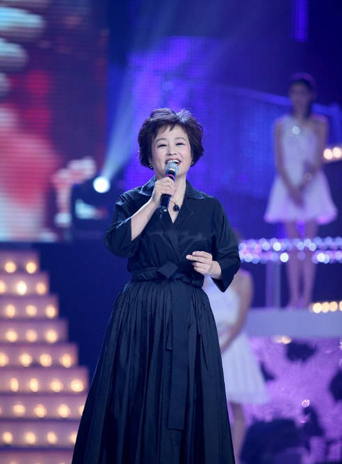 原创歌唱家朱明瑛唱回娘家成名离异后单身40年只为儿子有个家