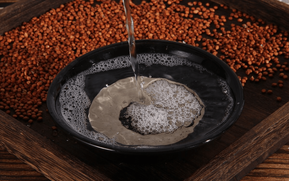 原创喝白酒是喝酱香型白酒还是浓香型白酒你更喜欢哪种上