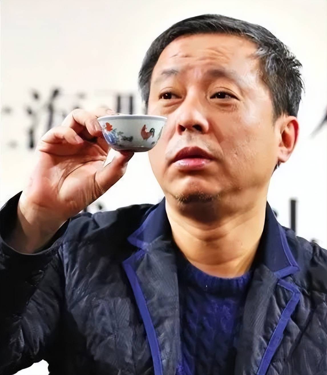 "丐帮帮主"刘益谦:3.48亿买唐卡,用2.8亿的杯子喝茶_人民币_土豪_版权