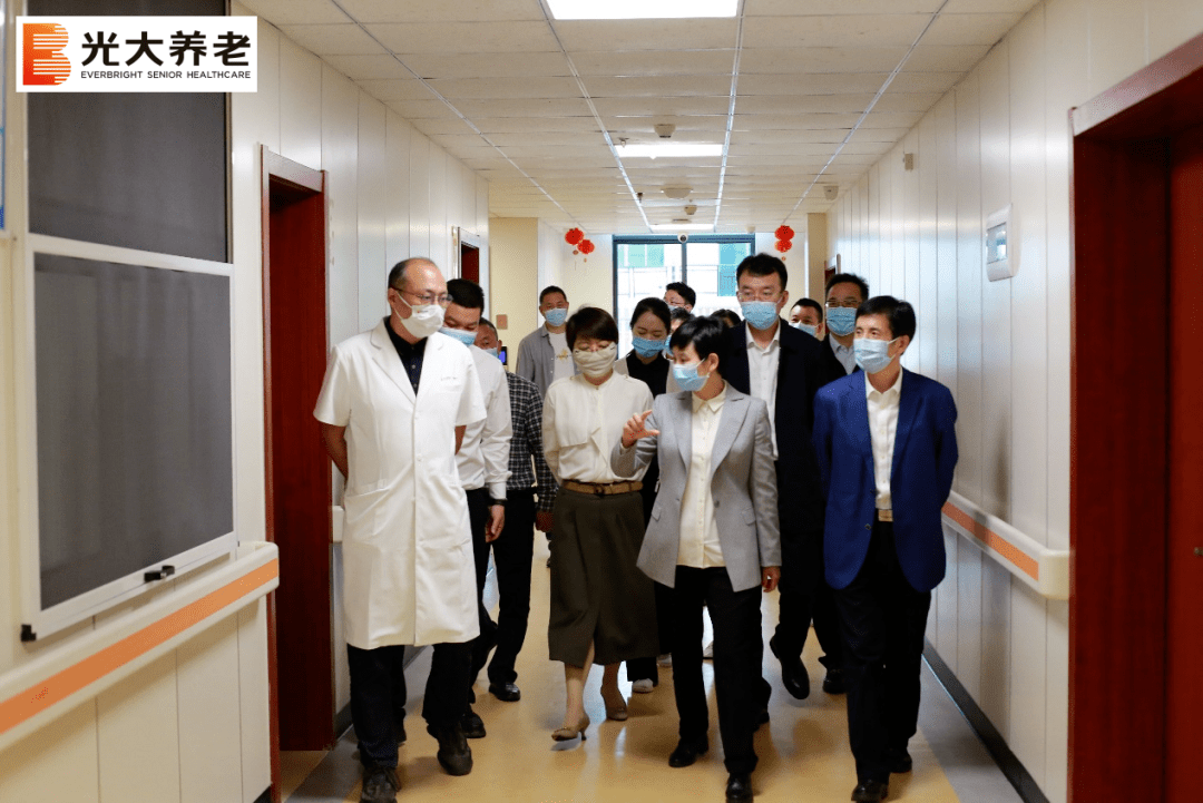浙江省台州市副市长章月燕莅临光大百龄帮台州养老院调研