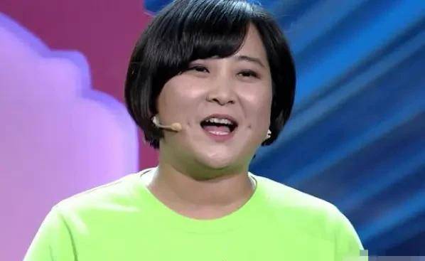 演出就特别的认真,不仅对自己要求非常苛刻,对其小品内容也是极其严格