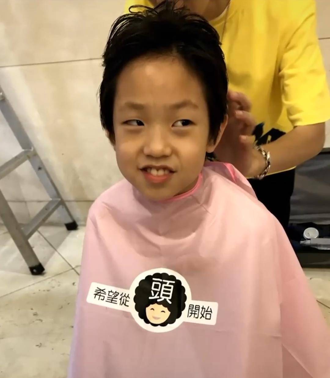 周杰伦干儿子留长发的原因曝光,背后的故事令人感动…_刘宇恩_刘畊宏