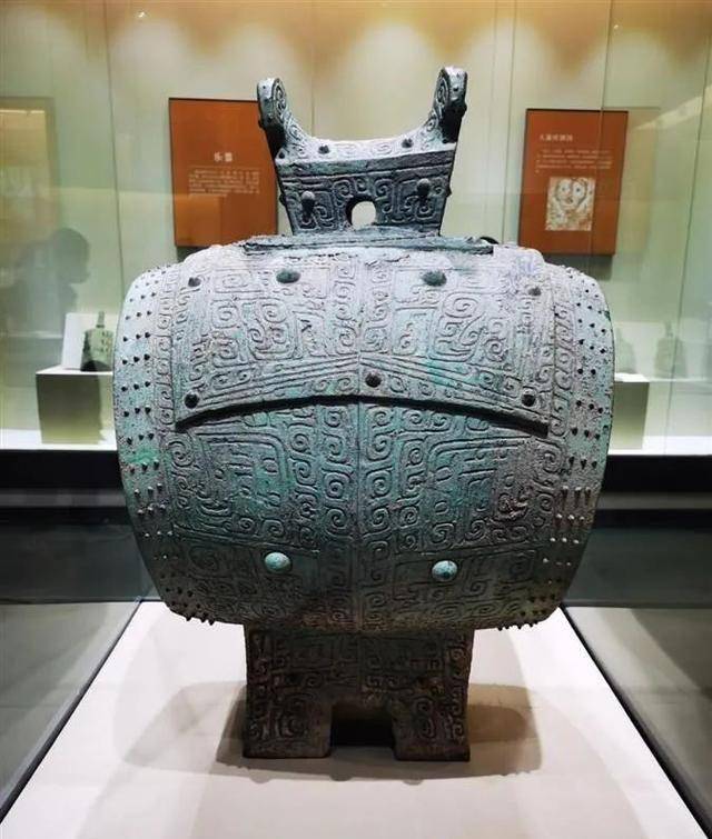 国宝神器商代晚期崇阳铜鼓