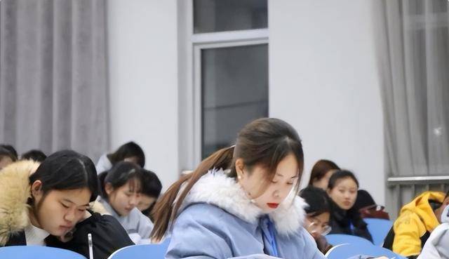 原创             韩国留学生吐槽食堂不给力，顿顿都是咸菜开会，评论区段子手频出
