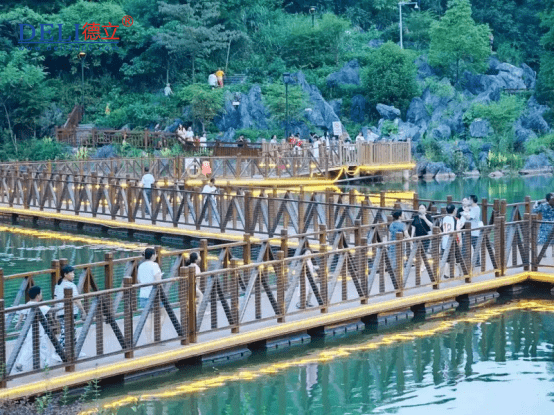 凤凰山星月湖景观浮桥_旅游_森林氧吧_重庆