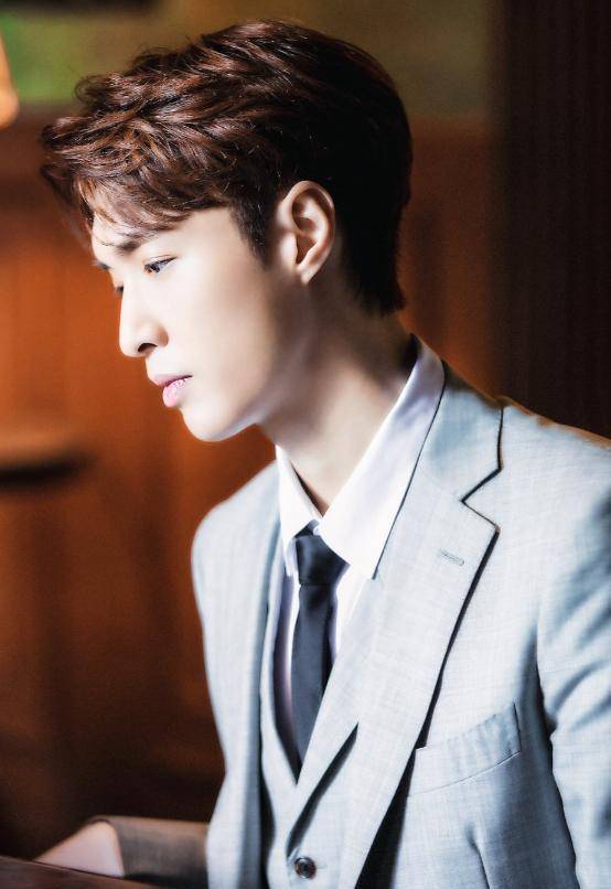 张艺兴活动生图公开看他的真容颜才懂何为内娱男星天花板