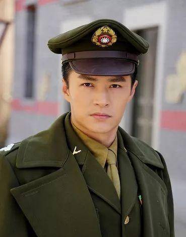 专访郑国霖丨皇帝专业户?民国版霸道总裁和军装男神了解一下?