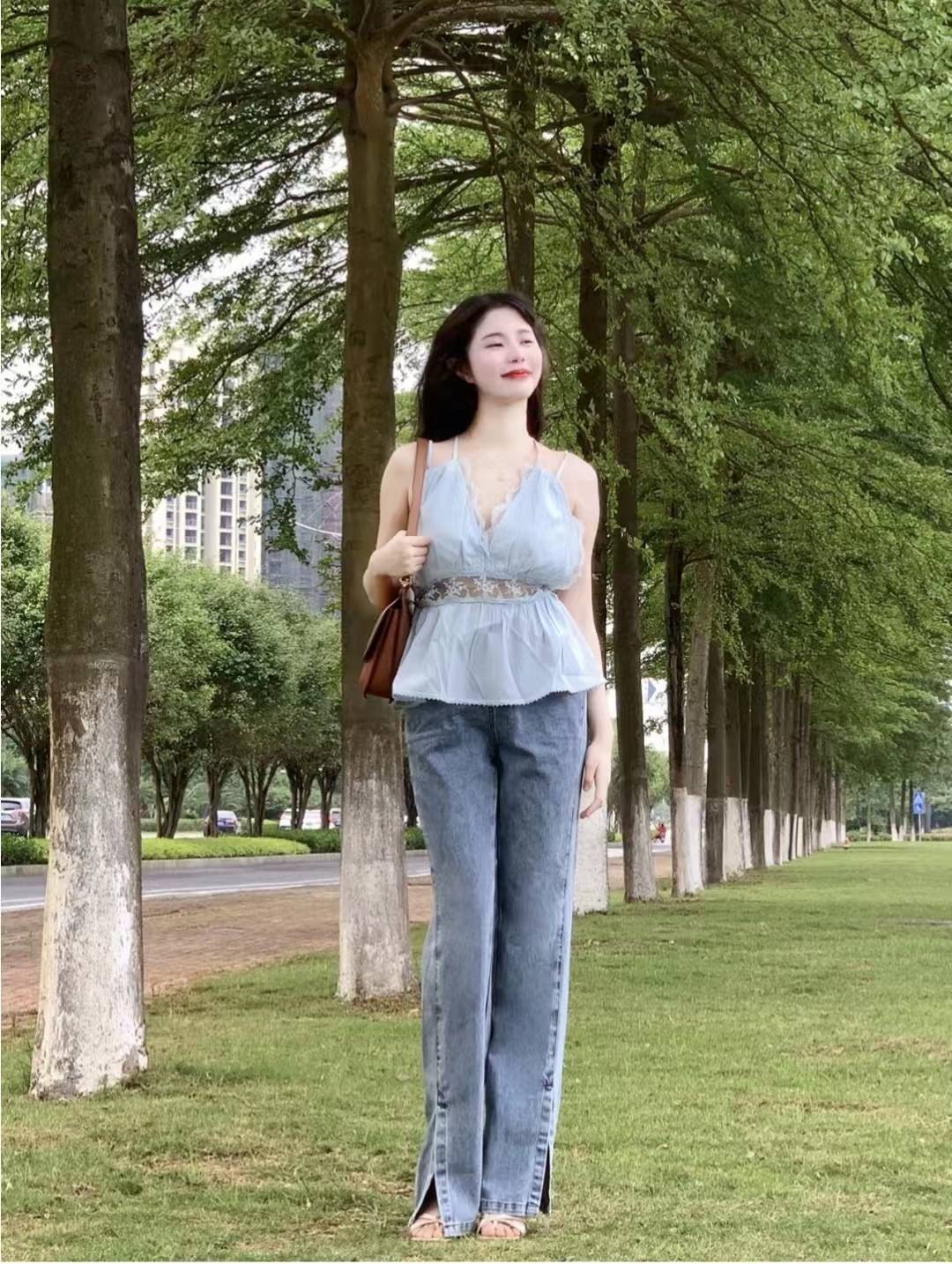 身材微胖的女生穿什么衣服好看?