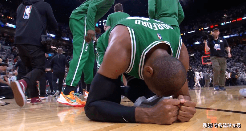 捶地庆祝!历史第一等待!结束了!