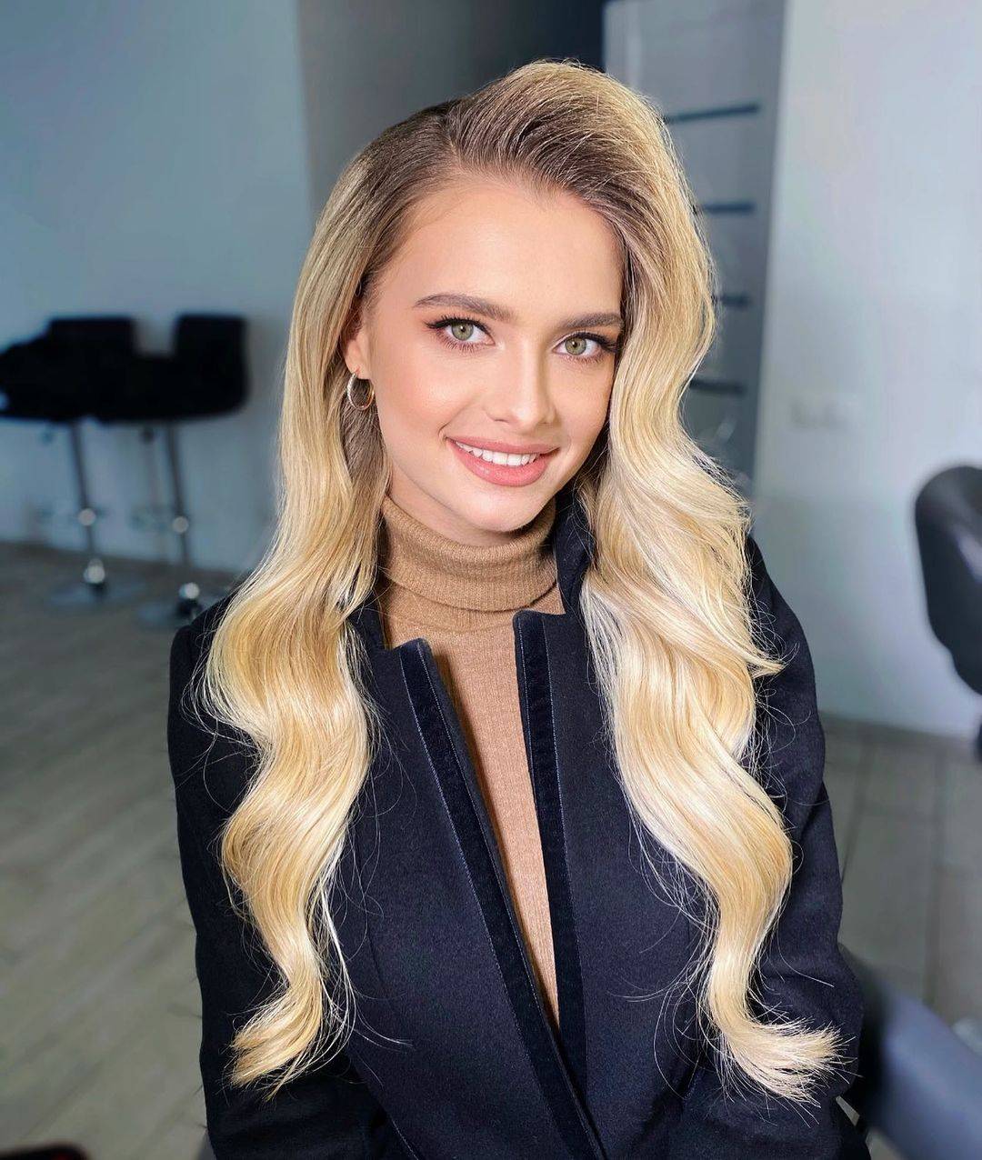 我,网恋乌克兰女孩,28岁就回国结婚,因战争给丈母娘5万生活费_迪娜