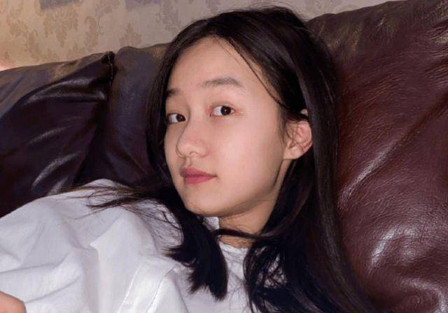 原创温宜公主长大了小时软萌可爱像萝莉如今身材高挑美成初恋