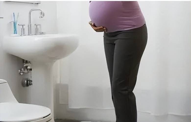 女性别随意＂憋尿＂,小心影响生育能力,备孕难度可能会随之上升