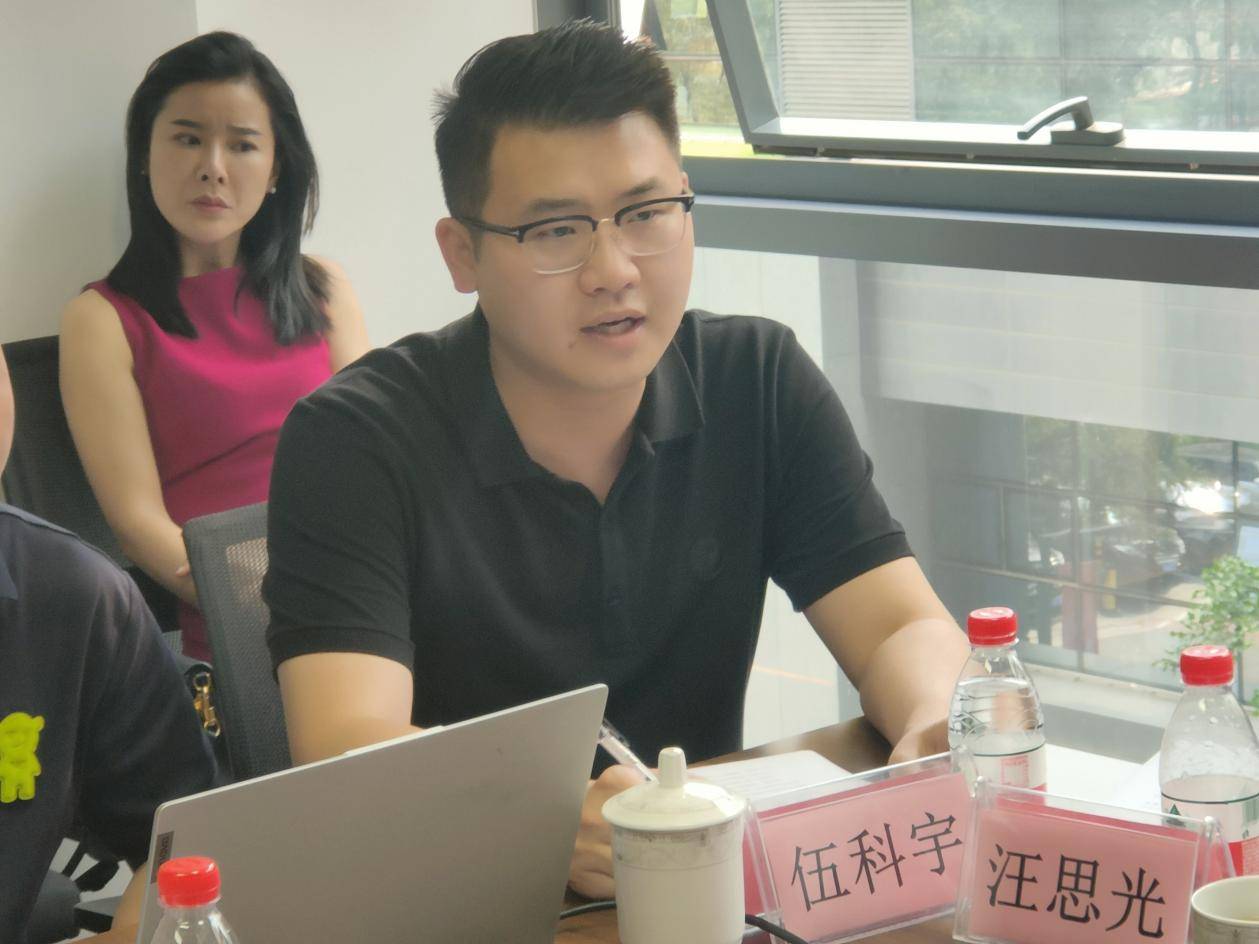 成都广安商会鼓励青年企业家在商会事业中绽放光彩