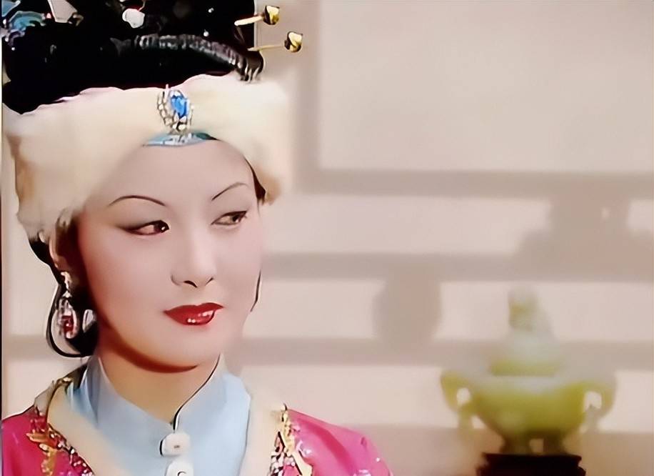 红楼梦幕后故事,薛宝钗和陈晓旭爱打闹,王熙凤害羞太水灵_林黛玉_张莉